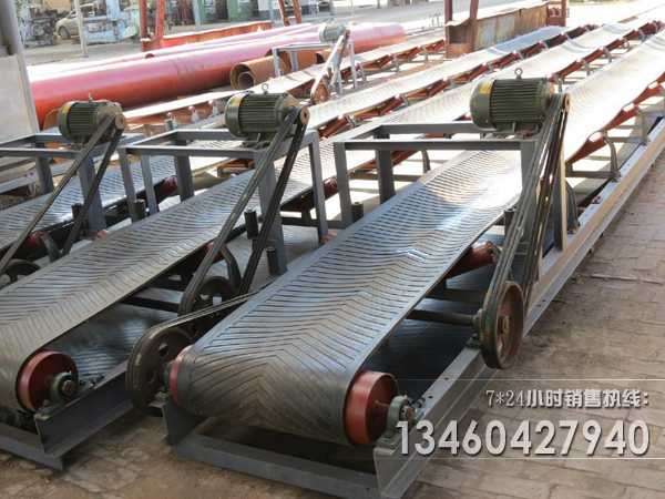 河南<a href='http://lunwenmx.com/ss/pdj.html' title='皮帶輸送機(jī)' target='_blank'>皮帶輸送機(jī)</a>廠家介紹輸送托輥好壞的影響 河南皮帶輸送機(jī)廠家介紹輸送托輥好壞的影響