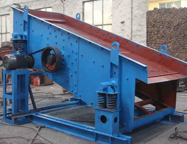 瀝青振動(dòng)篩是一種節(jié)能清網(wǎng)快捷方便的振動(dòng)篩