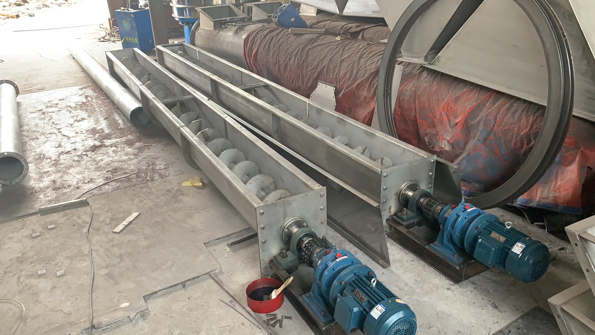 化肥廠、有機(jī)肥連續(xù)絞龍輸送機(jī)使用好