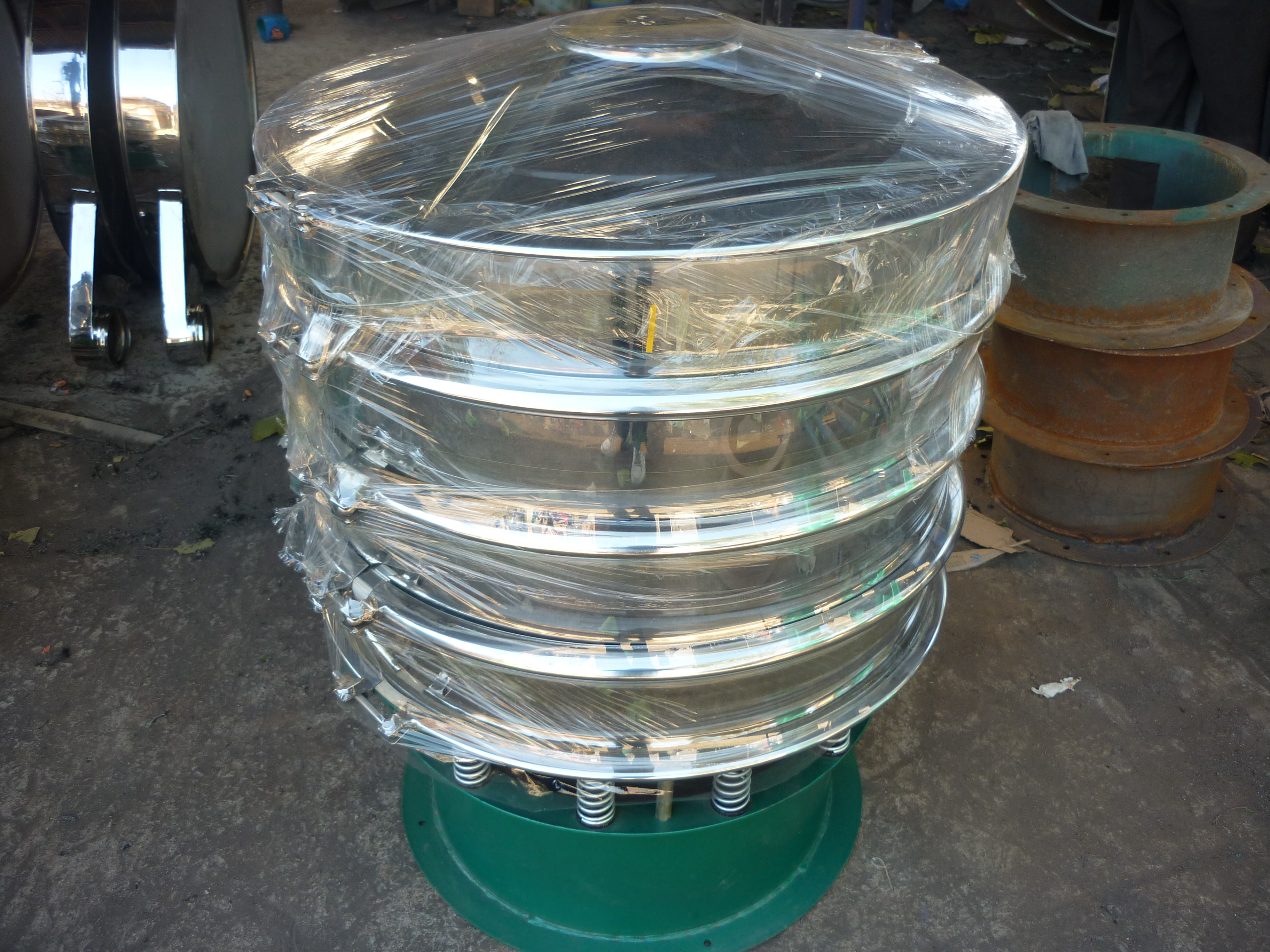 蒙脫石粉分目篩選擇使用三次元篩分過(guò)濾篩